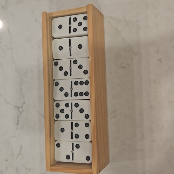 dominoe pack! - Picture 2 of 3